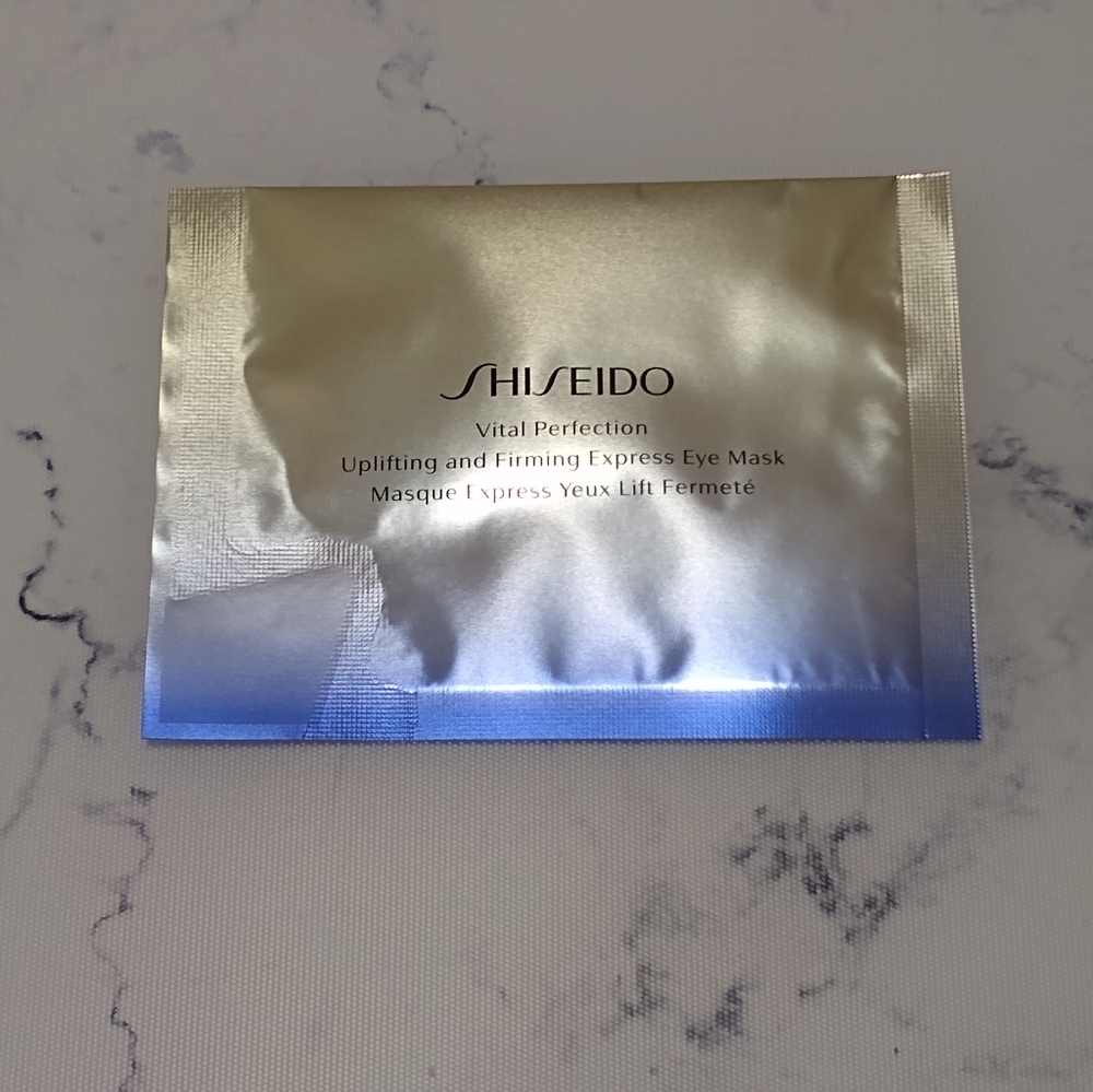 Shiseido Vital Perfection Uplifting and Firm Eye Mask